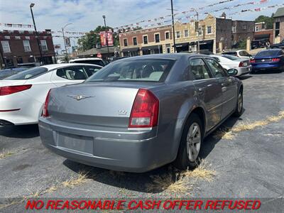 2006 Chrysler 300 Series Touring   - Photo 6 - St. Louis, MO 63116
