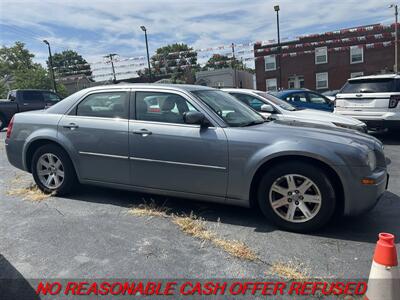 2006 Chrysler 300 Series Touring   - Photo 4 - St. Louis, MO 63116