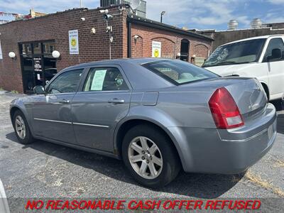 2006 Chrysler 300 Series Touring   - Photo 7 - St. Louis, MO 63116