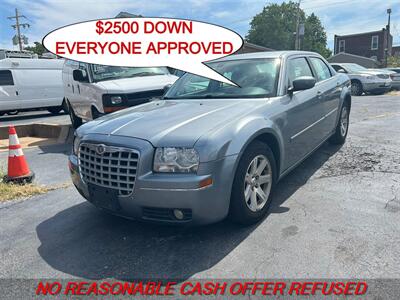 2006 Chrysler 300 Series Touring   - Photo 1 - St. Louis, MO 63116