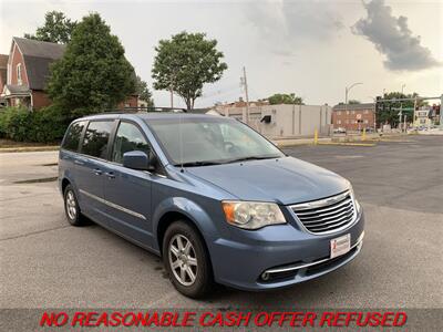 2012 Chrysler Town & Country Touring   - Photo 7 - St. Louis, MO 63116