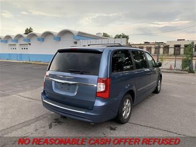 2012 Chrysler Town & Country Touring   - Photo 5 - St. Louis, MO 63116
