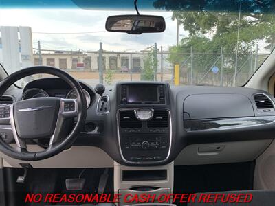 2012 Chrysler Town & Country Touring   - Photo 13 - St. Louis, MO 63116
