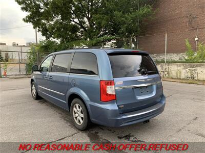 2012 Chrysler Town & Country Touring   - Photo 3 - St. Louis, MO 63116