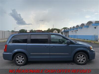 2012 Chrysler Town & Country Touring   - Photo 6 - St. Louis, MO 63116