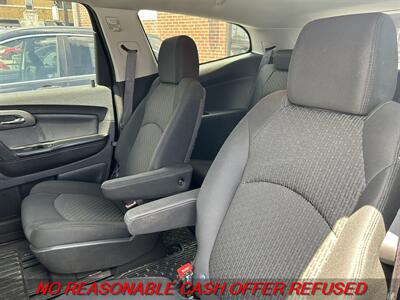 2011 Chevrolet Traverse LT   - Photo 8 - St. Louis, MO 63116