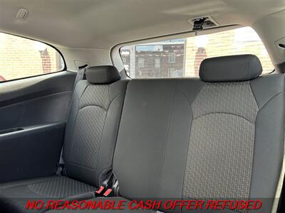 2011 Chevrolet Traverse LT   - Photo 9 - St. Louis, MO 63116