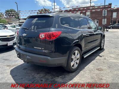 2011 Chevrolet Traverse LT   - Photo 3 - St. Louis, MO 63116