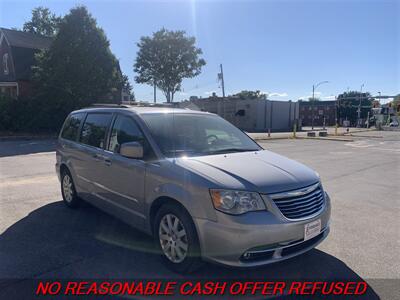 2014 Chrysler Town & Country Touring   - Photo 7 - St. Louis, MO 63116