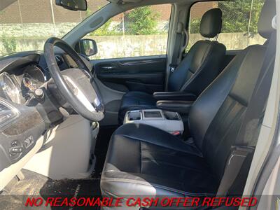 2014 Chrysler Town & Country Touring   - Photo 10 - St. Louis, MO 63116