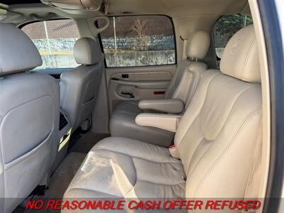 2005 Cadillac Escalade ESV   - Photo 11 - St. Louis, MO 63116