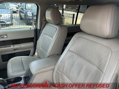 2011 Ford Flex SEL   - Photo 9 - St. Louis, MO 63116
