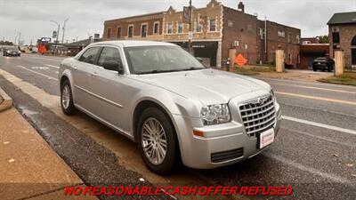 2009 Chrysler 300 Series LX - Photo 7 - St. Louis, MO 63116