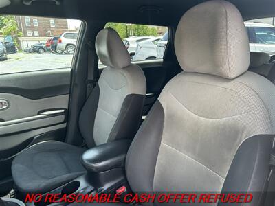 2015 Kia Soul   - Photo 8 - St. Louis, MO 63116