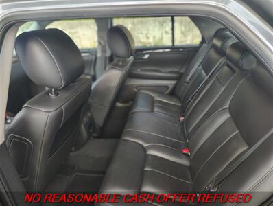 2010 Cadillac DTS Premium Collection   - Photo 7 - St. Louis, MO 63116