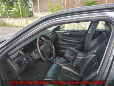 2010 Cadillac DTS Premium Collection   - Photo 6 - St. Louis, MO 63116