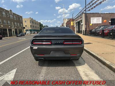2015 Dodge Challenger SXT Plus   - Photo 4 - St. Louis, MO 63116