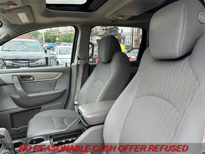 2013 Chevrolet Traverse LT   - Photo 6 - St. Louis, MO 63116