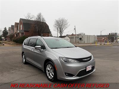 2017 Chrysler Pacifica Touring-L Plus   - Photo 7 - St. Louis, MO 63116