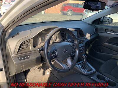 2019 Hyundai ELANTRA SE   - Photo 9 - St. Louis, MO 63116