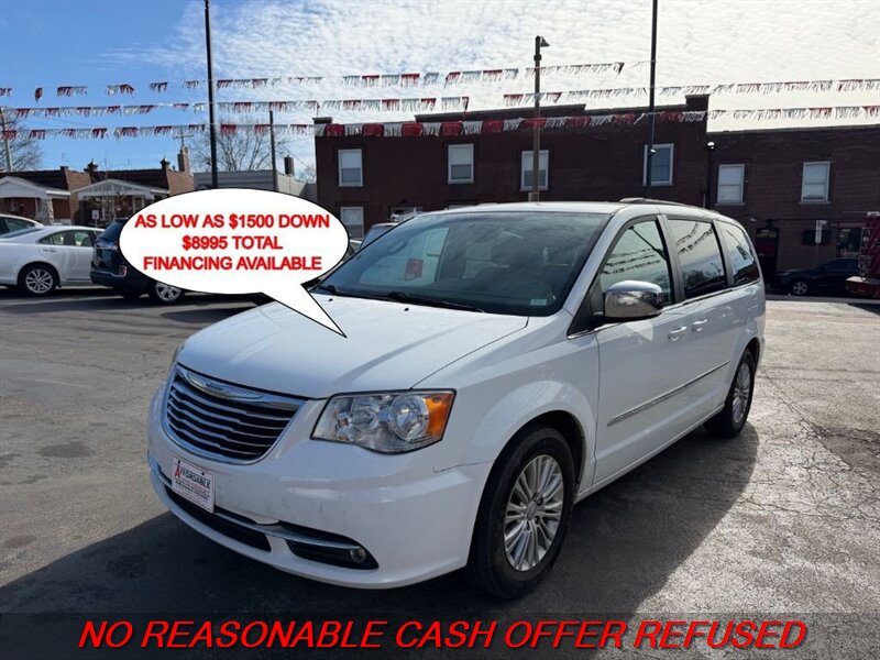 2015 Chrysler Town & Country Touring-L   - Photo 1 - St. Louis, MO 63116