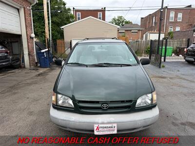 2000 Toyota Sienna LE   - Photo 8 - St. Louis, MO 63116