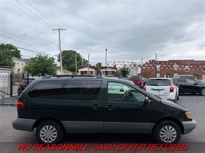 2000 Toyota Sienna LE   - Photo 6 - St. Louis, MO 63116