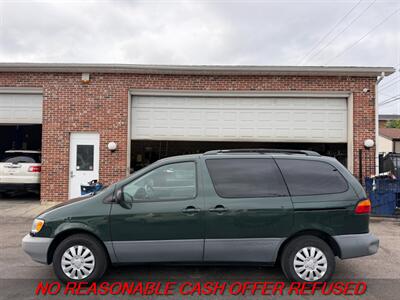 2000 Toyota Sienna LE   - Photo 2 - St. Louis, MO 63116