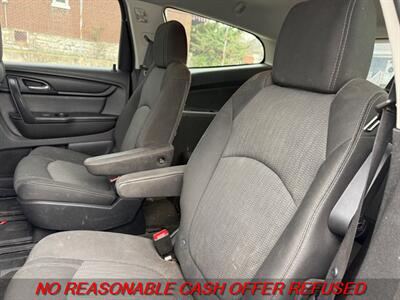 2014 Chevrolet Traverse LT - Photo 11 - St. Louis, MO 63116