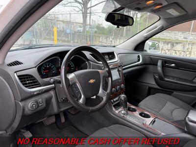 2014 Chevrolet Traverse LT - Photo 9 - St. Louis, MO 63116