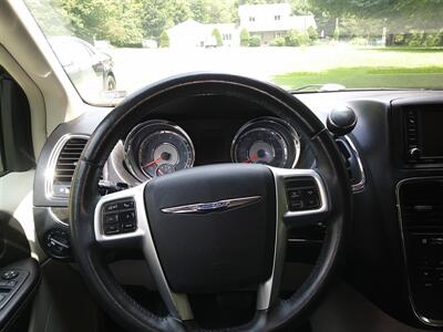 2012 Chrysler Town & Country Touring   - Photo 9 - Seneca, PA 16346