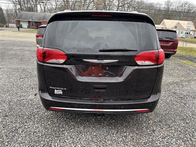 2018 Chrysler Pacifica Touring L Plus   - Photo 4 - Seneca, PA 16346