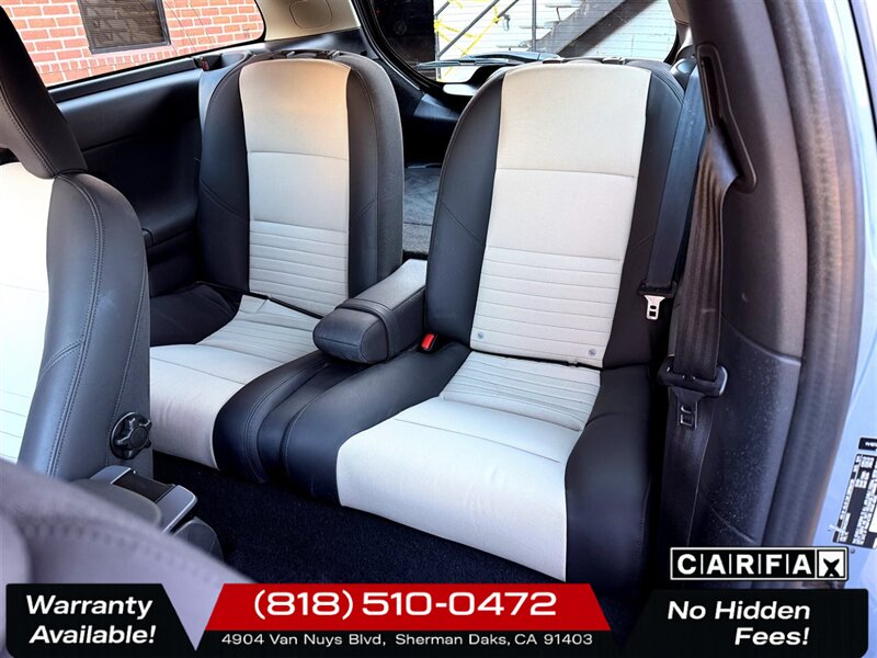 2012 Volvo C30 T5   - Photo 12 - Sherman Oaks, CA 91403-1701