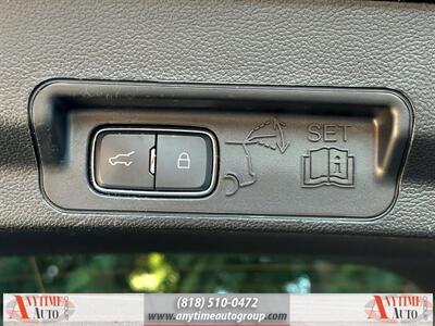 2020 Ford Explorer XLT   - Photo 25 - Sherman Oaks, CA 91403-1701