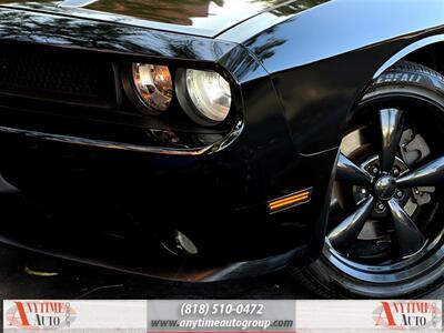 2011 Dodge Challenger R/T   - Photo 22 - Sherman Oaks, CA 91403-1701