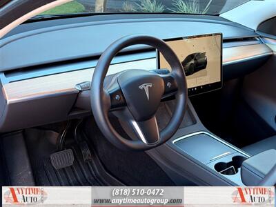 2023 Tesla Model Y Long Range   - Photo 13 - Sherman Oaks, CA 91403-1701