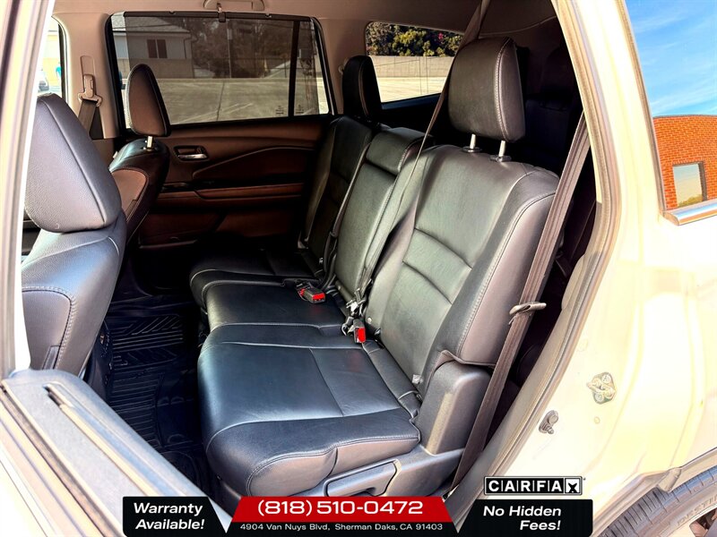 2017 Honda Pilot Touring   - Photo 23 - Sherman Oaks, CA 91403-1701