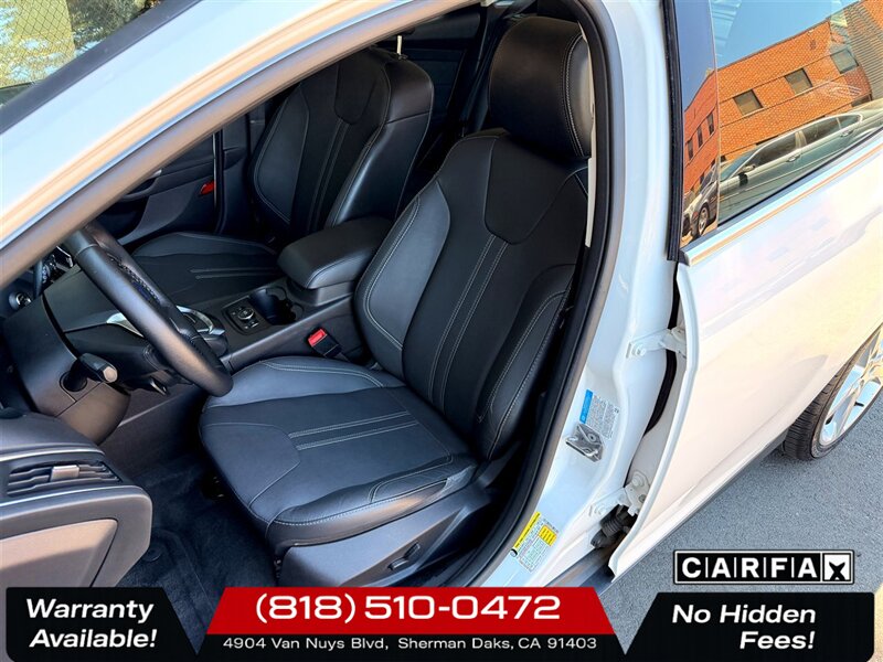 2013 Ford Focus Titanium - Photo 14 - Sherman Oaks, CA 91403-1701