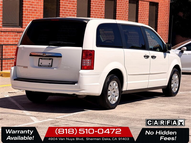 2008 Chrysler Town & Country LX - Photo 6 - Sherman Oaks, CA 91403-1701