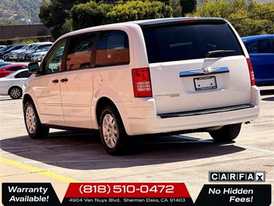 2008 Chrysler Town & Country LX - Photo 4 - Sherman Oaks, CA 91403-1701