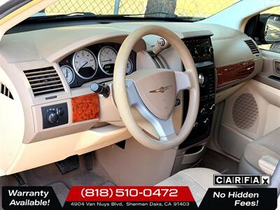 2008 Chrysler Town & Country LX - Photo 12 - Sherman Oaks, CA 91403-1701