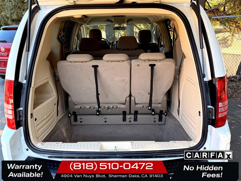 2008 Chrysler Town & Country LX - Photo 19 - Sherman Oaks, CA 91403-1701
