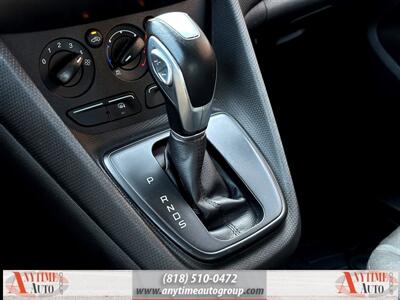 2015 Ford Transit Connect XLT   - Photo 20 - Sherman Oaks, CA 91403-1701