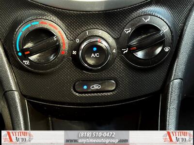 2013 Hyundai ACCENT SE   - Photo 18 - Sherman Oaks, CA 91403-1701