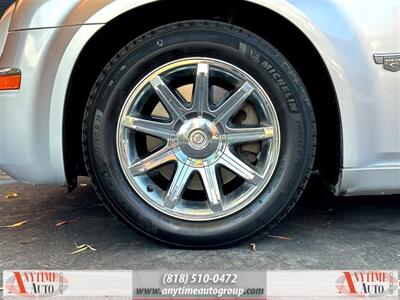 2005 Chrysler 300 Series   - Photo 27 - Sherman Oaks, CA 91403-1701