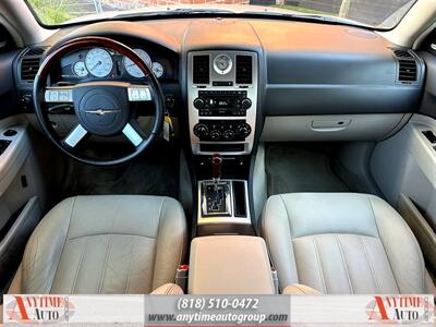 2005 Chrysler 300 Series   - Photo 11 - Sherman Oaks, CA 91403-1701