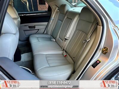 2005 Chrysler 300 Series   - Photo 23 - Sherman Oaks, CA 91403-1701