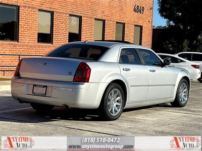 2005 Chrysler 300 Series   - Photo 8 - Sherman Oaks, CA 91403-1701