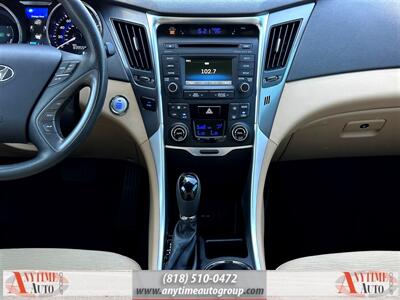 2015 Hyundai SONATA Hybrid   - Photo 12 - Sherman Oaks, CA 91403-1701