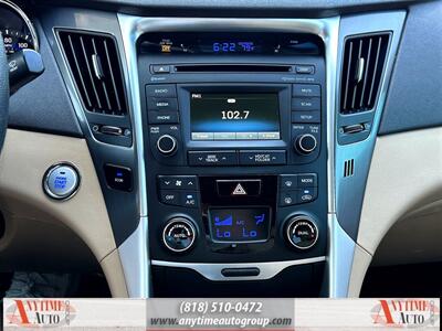2015 Hyundai SONATA Hybrid   - Photo 16 - Sherman Oaks, CA 91403-1701